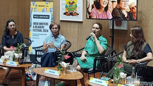 Press conference acara Ubud Writers & Readers Festival (UWRF) 2024 di Jalan Kusuma Sari Nomor 1 Sanur, Denpasar, Bali, Kamis (10/10/2024). (Ni Made Lastri Karsiani Putri-detikBali)