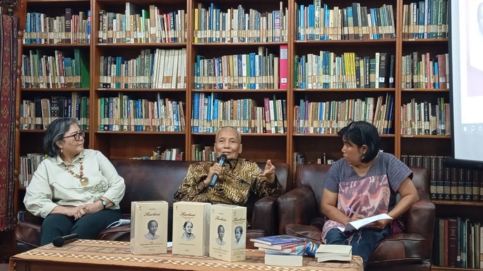 Prof. Wardiman  Djojonegoro, Eks Mendikbud-Penerjemah Trilogi Kartini.