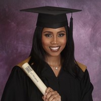 Pada  Juni tahun ini, Putri Senate lulus dari Universitas Ottawa di Kanada. Di akun Instagramnya, ia menuliskan rasa syukurnya atas kesempatan istimewa ini. Pendidikan pasca-sekolah menengah adalah hak istimewa yang tidak semua orang dapatkan, dan saya dengan rendah hati mengakui serta sangat bersyukur telah mencapai apa yang tidak bisa diraih oleh banyak orang lain seperti saya, tulisnya. Foto: dok. Instagram @senate.s