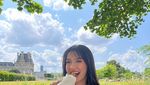 Gaya Keren Raline Shah Saat Ngopi di Paris dan Makan Es Krim di Korea