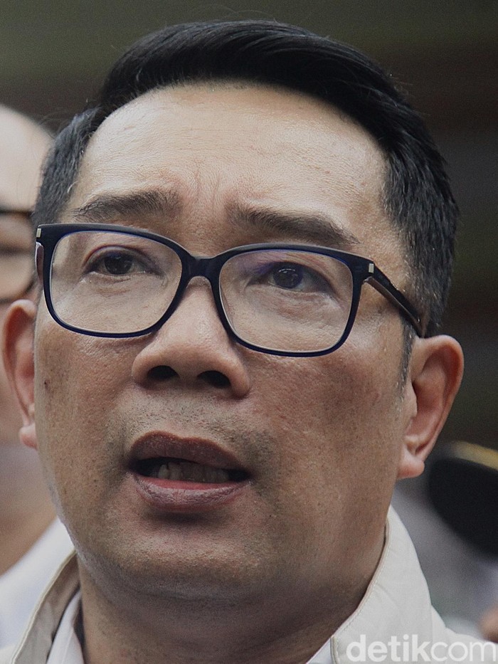 Cagub Jakarta no urut 1, Ridwan Kamil menghadiri sekaligus ikut pemeriksaan kesehatan gratis di Kebon Jeruk, Jakarta Barat, Kamis (10/10/2024). Acara tersebut bagian dari kampanye Pilgub Jakarta.