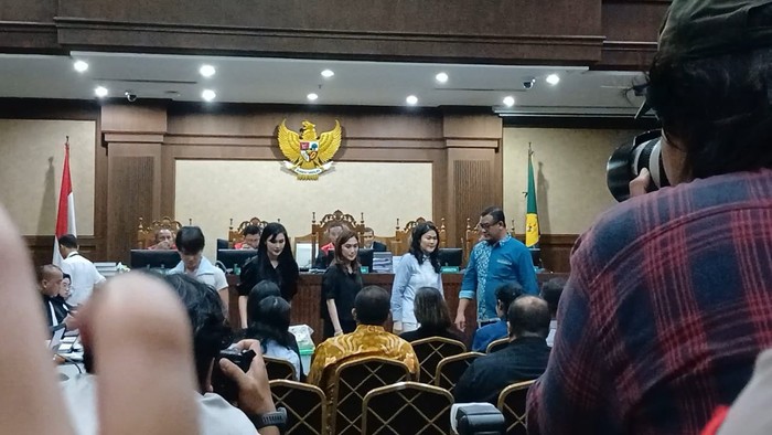 Sandra Dewi Sandra Dewi bersaksi di sidang kasus korupsi timah Harvey Moeis.