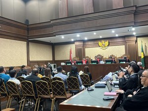 Hakim Tanya Penghasilan Sandra Dewi: Lebih Banyak Saudara atau Suami?