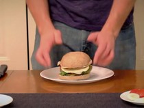 Gokil! Pria Ini Bikin Sandwich Habiskan Waktu 6 Bulan
