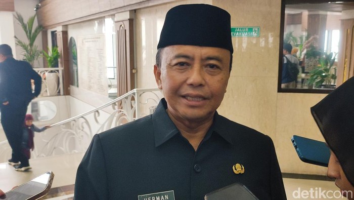 Sekda Jabar Herman Suryatman