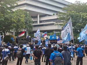 Lalin dari Tendean ke Kuningan Sempat Dialihkan Imbas Demo
