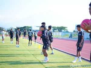 Berburu Pemain, Persigar Boyong Eks Kiper Persib hingga PON Jabar