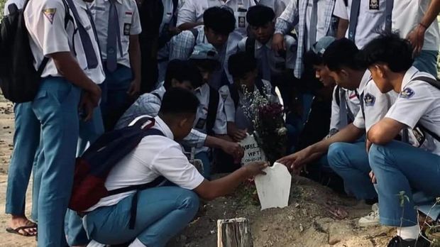 Siswa SMAN 2 Trenggalek kehilangan sosok bu kantin baik hati