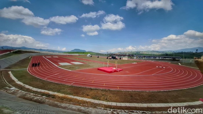 Stadion Atletik di Pangalengan, Bandung.