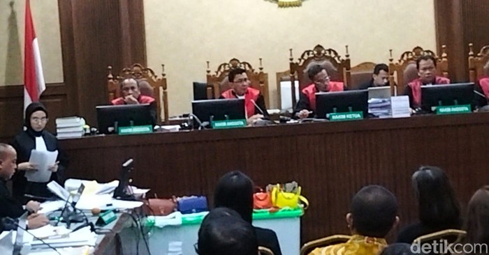 Tas-tas Sandra Dewi ditampilkan di persidangan, 10 Oktober 2024. (Mulia Budi/detikcom)