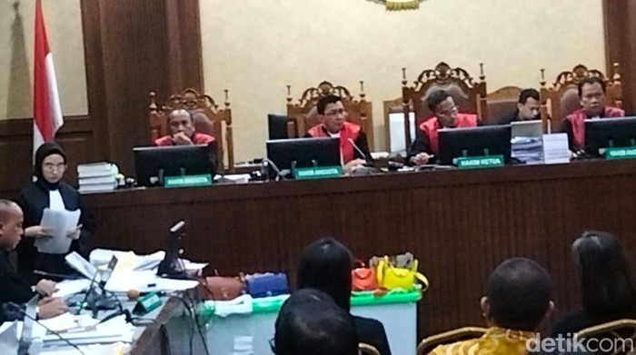 Tas-tas Sandra Dewi ditampilkan di persidangan, 10 Oktober 2024. (Mulia Budi/detikcom)