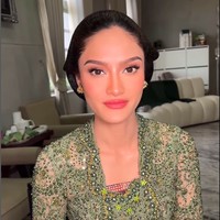 Natasya adalah putri dari Enny Beatrice Ferlat Kusumo Anggraini, aktris film di era 80an. Enny dipersunting oleh politikus Malaysia Tengku Adnan yang pernah menjabat sebagai anggota dewan dan menteri.Foto: Dok. Instagram @danybarca22