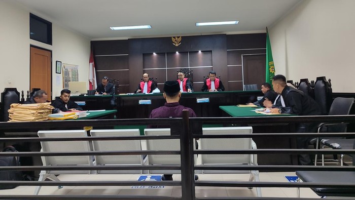 Terdakwa korupsi penyewaan lahan Stadion Maulana Yusuf Serang