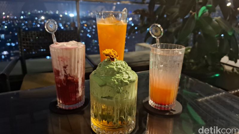 The 18th Restaurant and Lounge