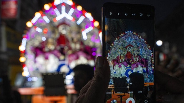Umat Hindu India Rayakan Festival Dussehra Festival Dussehra memperingati kemenangan Dewa Rama atas raja iblis Rahwana. Festival ini memiliki makna keagamaan yang besar bagi umat Hindu.