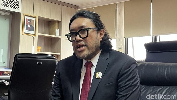 Wakil Ketua DPRD Jabar Ono Surono.