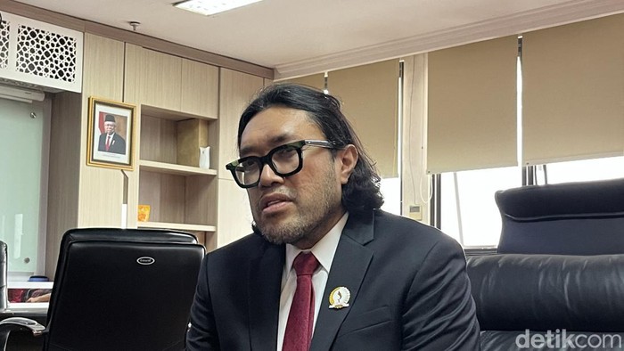 Wakil Ketua DPRD Jabar Ono Surono.