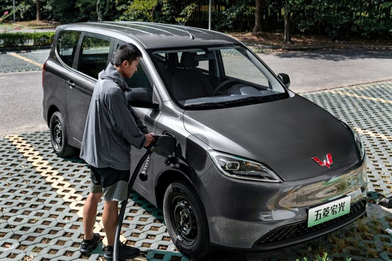Wuling Hong Guang EV MPV