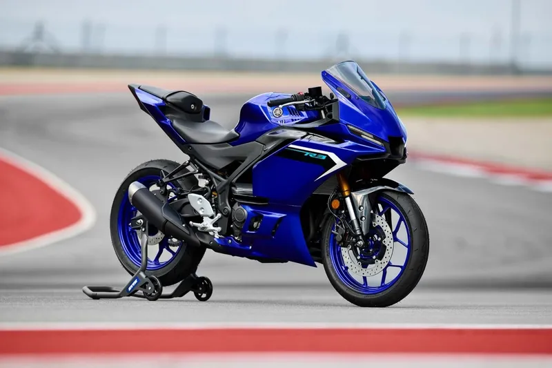 Yamaha R3
