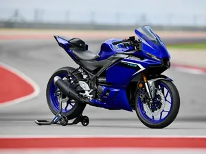 Yamaha Kenalkan R3 Terbaru, Tampang Kembaran R25 Ini Lebih Agresif