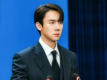 Yoo Yeon Seok Sempurna Banget Jadi Jubir Presiden di Drakor Baru