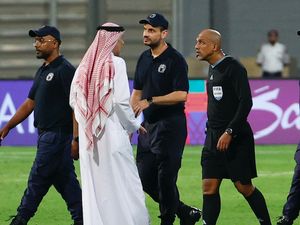 Video: Profil Ahmed Al-Kaf, Wasit Kontroversial di Laga Bahrain Vs Indonesia