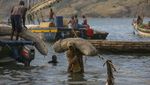 Aktivitas Warga Pesisir Pantai Haiti di Tengah Kekerasan Geng