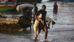 Aktivitas Warga Pesisir Pantai Haiti di Tengah Kekerasan Geng
