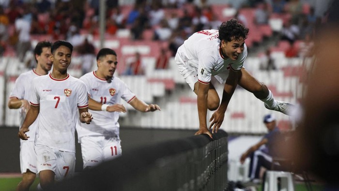 Soccer Football - World Cup - Asian Qualifiers - Third Round - Group C - Bahrain v Indonesia - Bahrain National Stadium, Riffa, Bahrain - October 10, 2024 Indonesias Rafael Struick celebrates scoring their second goal REUTERS/Hamad I Mohammed