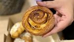 Berburu Pastry Viral di Pasar Cihapit Bandung