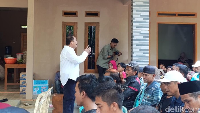 Calon Gubernur Jawa Barat nomor urut dua Jeje Wiradinata/