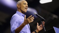Obama, yang masa jabatannya di Gedung Putih berakhir pada tahun 2017, masih populer di kalangan basis partainya. Rapat umum yang dipimpinnya di Universitas Pittsburgh, yang diadakan saat Harris menghabiskan hari itu berkampanye di Nevada dan Arizona, adalah yang pertama dari beberapa acara yang direncanakannya untuk dilakukan di negara bagian medan pertempuran dalam beberapa minggu mendatang.  