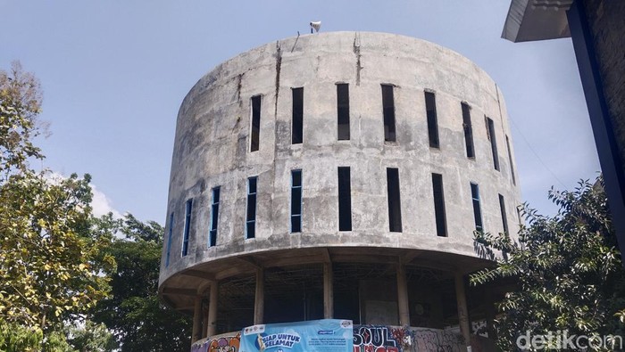 Gedung Buled ISBI Bandung.