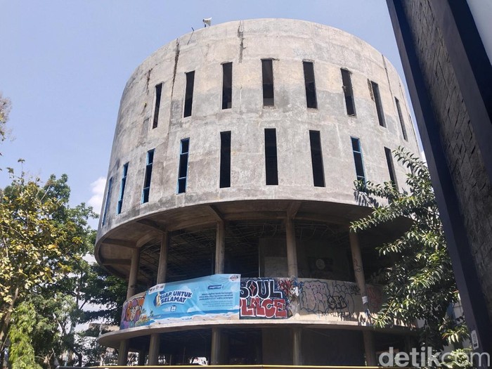 Gedung Buled ISBI Bandung.