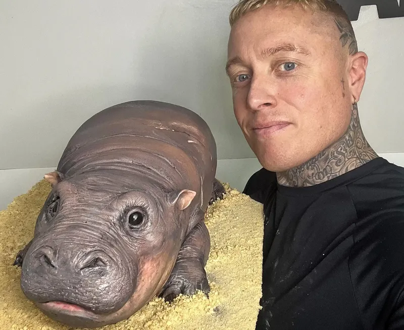 Gemas! Baker Ini Sukses Buat 'Moo Deng' Versi Kue yang Mirip Aslinya