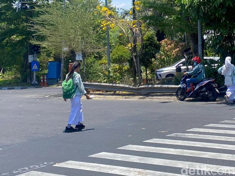 Fenomena Hari Tanpa Bayangan di Surabaya