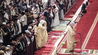Syekh Ahmad bertindak sebagai imam salat Jumat di Masjid Istiqlal.