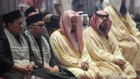 Sebelumnya, kedatangan Syekh Ahmad ke Indonesia sekaligus bertemu pejabat tinggi negara, bertemu ormas Islam, dan berkunjung ke lembaga pendidikan Islam.