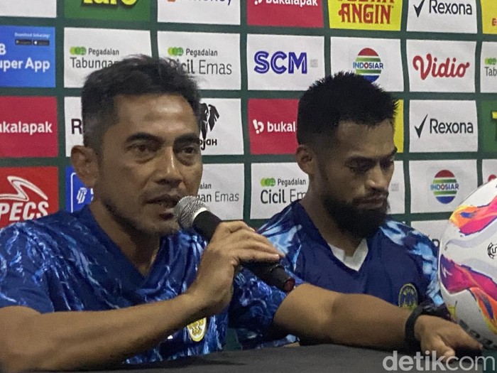 Jumpa pers PSIM Jogja jelang lawan Persikas Subang di Stadion Mandala Krida, Kota Jogja, Jumat (11/10/2024).