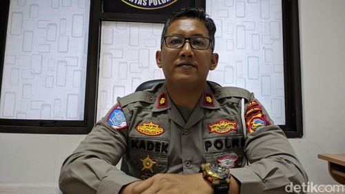 Kepala Sub Direktorat (Subdit) Penegakan Hukum (Gakkum) Ditlantas Polda NTB Kompol Kadek Oka Suparta, Jumat (11/10/2024). (Foto: Ahmad Viqi/detikBali)
