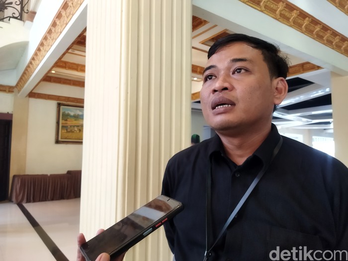 Ketua Divisi Teknis Penyelenggara Pemilu KPU Pandeglang, Restu Sugrining Umam. (Aris Rivaldo/detikcom)