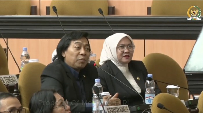 Komeng saat menyampaikan protes di rapat DPD RI.