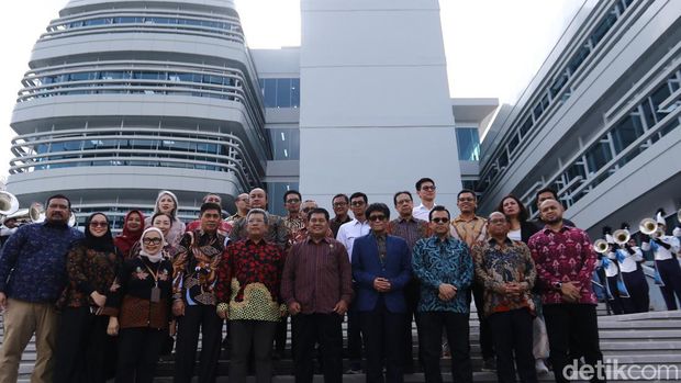 Kominfo meresmikan Gedung Transformasi Digital (GTD) Sekolah Tinggi Multi Media (STMM) Yogyakarta, Jumat (11/10/2024)