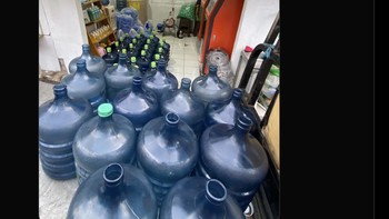 Disiapkan galon untuk menimpuk galon... Foto: X.com