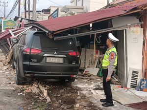 Pajero Seruduk Kantin RS dan Pegawai di Lubuklinggau, Sopir Diduga Ngantuk