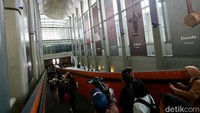 Menurut Tenaga Ahli Tata Pamer dan Kurator MNI Aprina Murwanti, usai kebakaran, Museum Nasional kini dapat bercerita tentang koleksinya dengan berbagai sudut pandang.