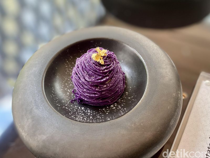 Oishii! Karage yang Hitam Pekat hingga Dessert Mont-Blanc Buatan Chef Jepang