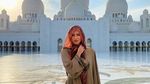 Saat Pegulat Summer Rae Liburan ke UEA: Berkunjung ke Masjid