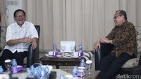 Isu kesenjangan sosial menjadi bahasan antara Pramono dan Kardinal Suharyo. Pramono mencontohkan masih ada krisis MCK di Cideng, Kecamatan Gambir, yang notabene dekat Istana Kepresidenan.  