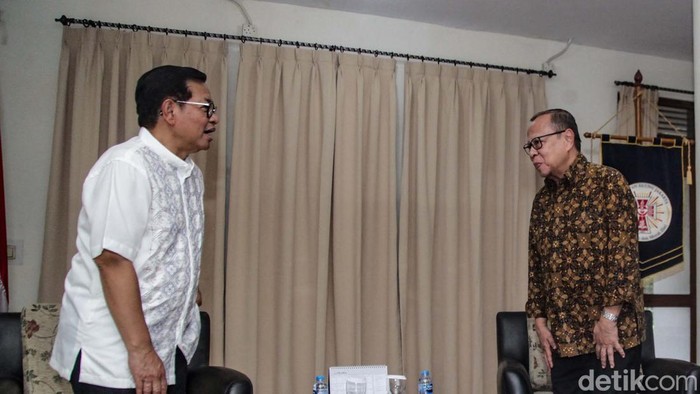 Pramono Bertemu Uskup Agung, Bahas Kesenjangan Calon gubernur Jakarta Pramono Anung bertemu Uskup Agung Kardinal Ignatius Suharyo. Pramono membahas masalah kesenjangan dengan Kardinal.